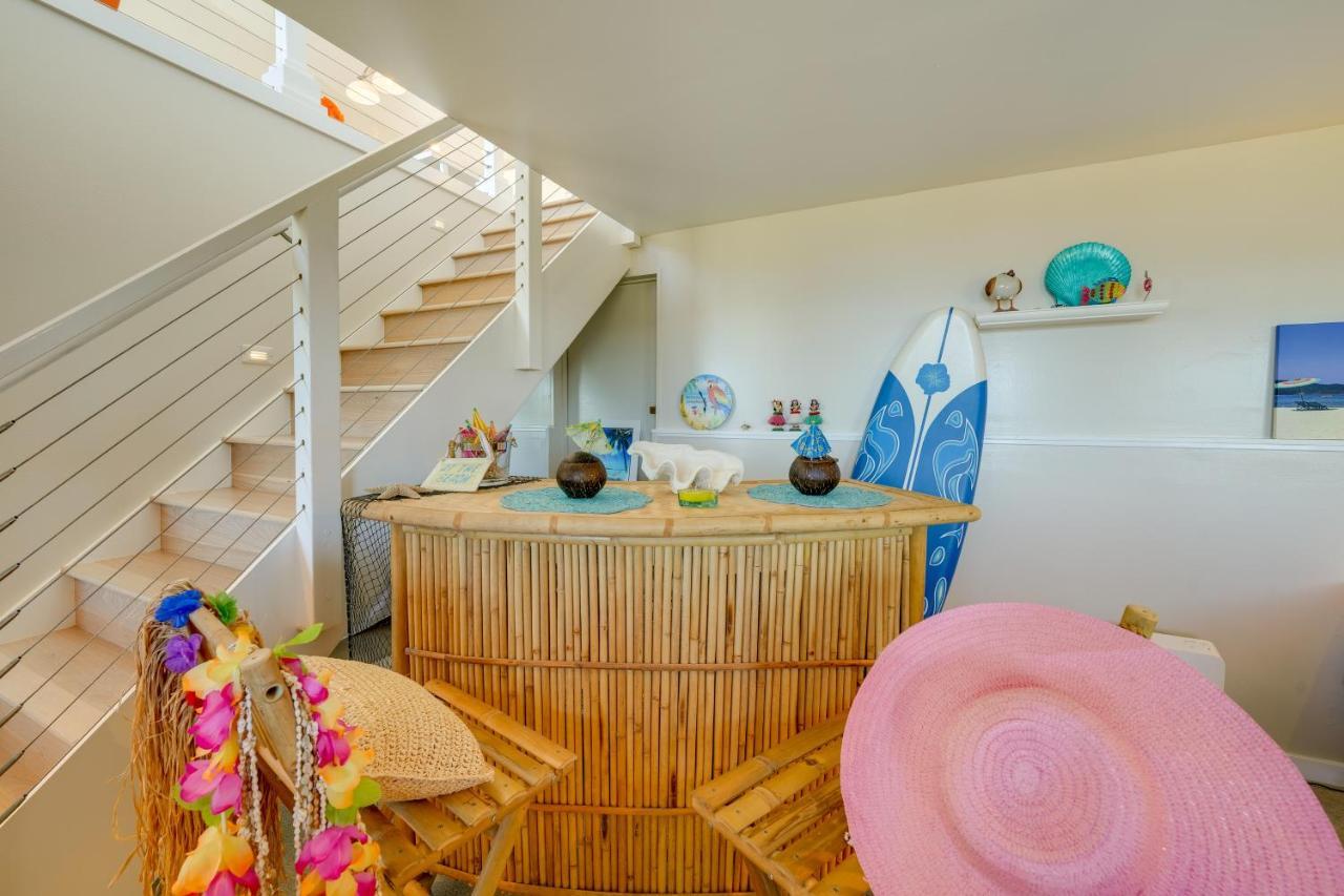Stunning Home In Coupeville With Deck And Beach Access Exterior photo